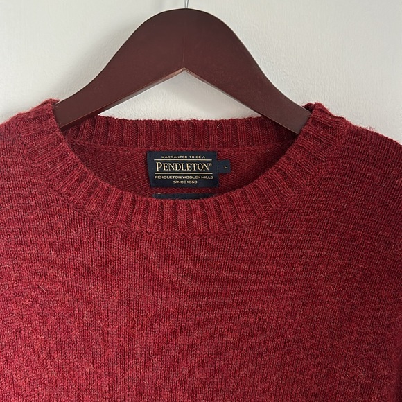 Excellent condition. Men’s red Pendleton washable wool crewneck sweater. - Picture 3 of 4